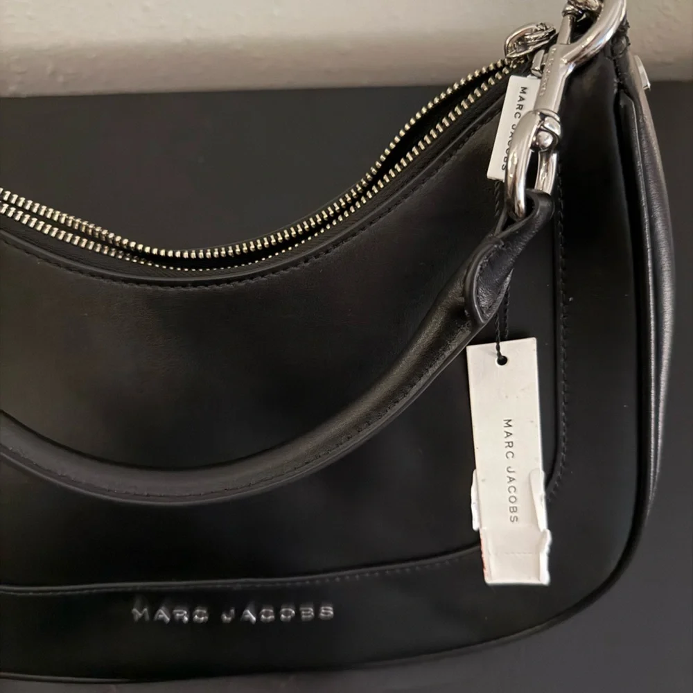 Marc Jacobs Black Crescent Hobo Bag - Picture 4 of 6
